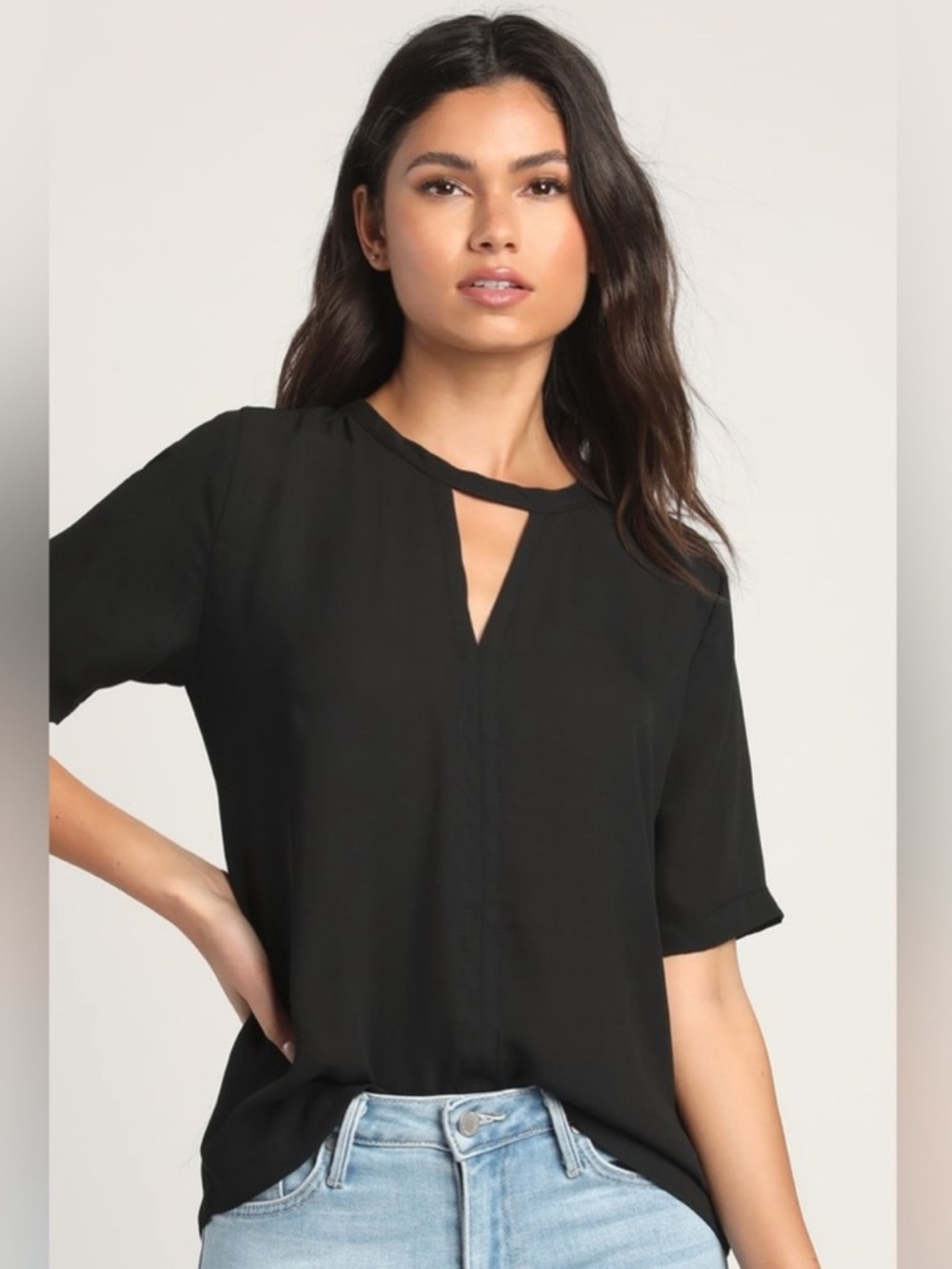Lulu’s Black Keyhole Neck Short Sleeve Top